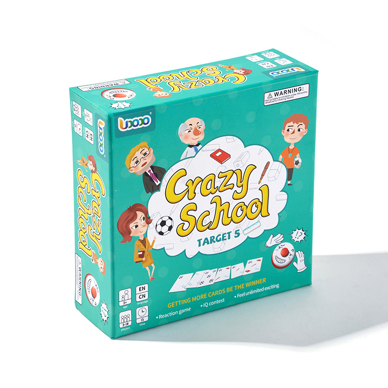 Conjunto de desafío de equipo de juego de mesa familiar cooperativo