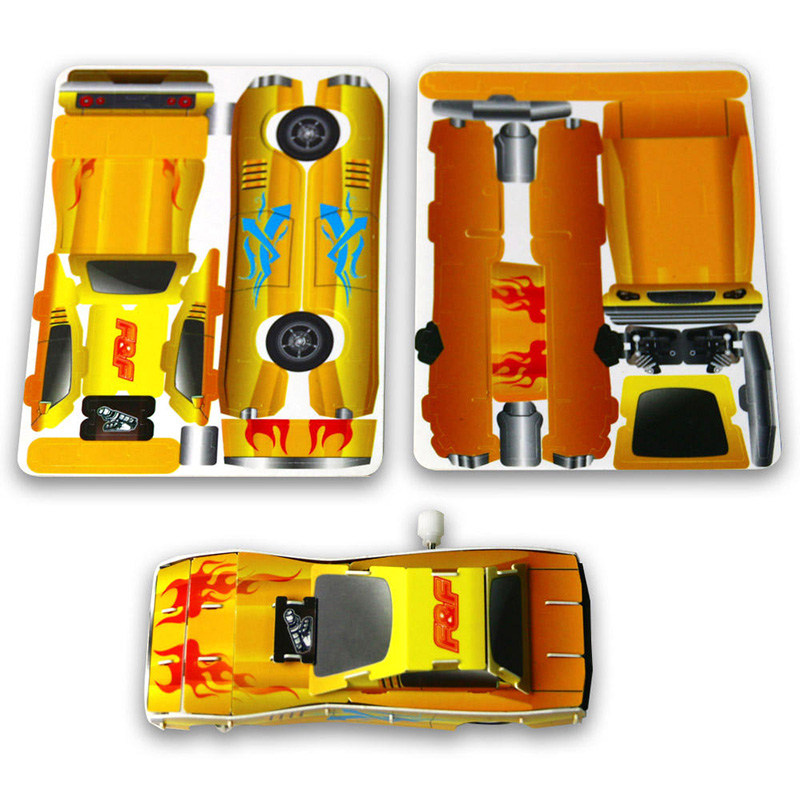 Modelo de rompecabezas 3D de plástico de coche de carreras.